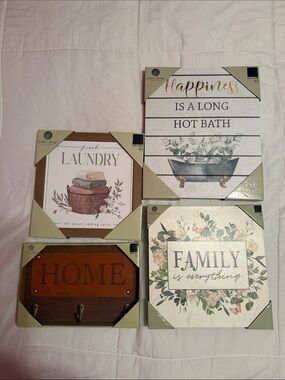 Set of 4 Decorative Wall Signs *NEW*